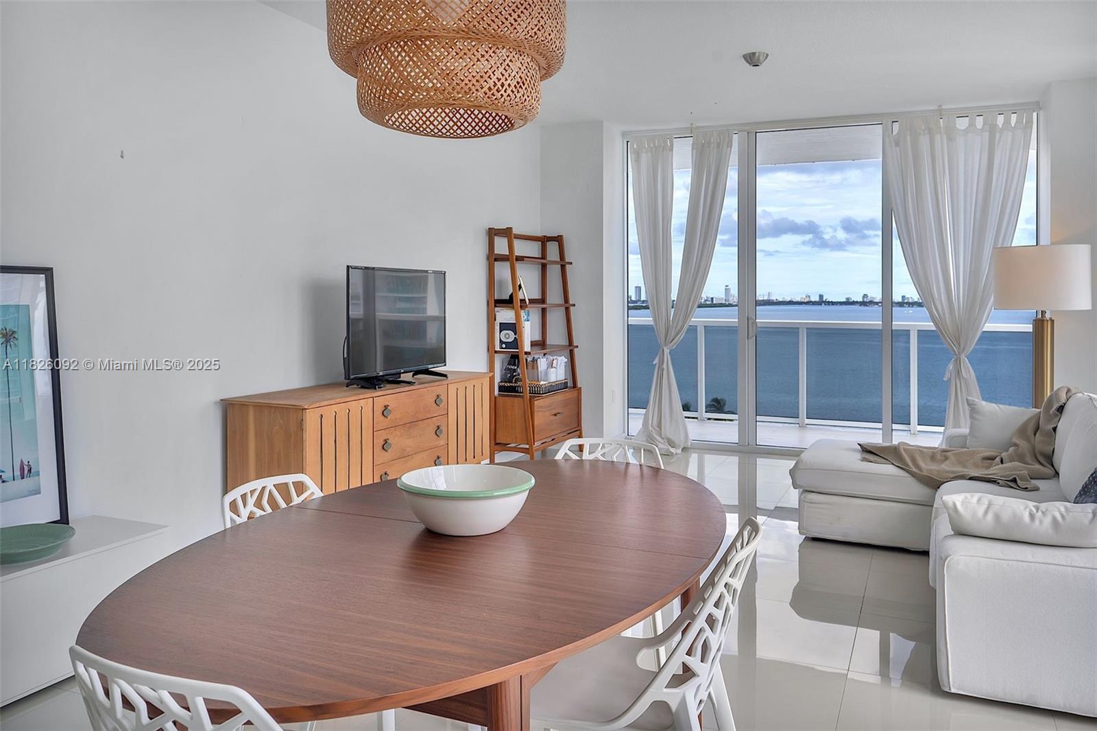 image Bay House42