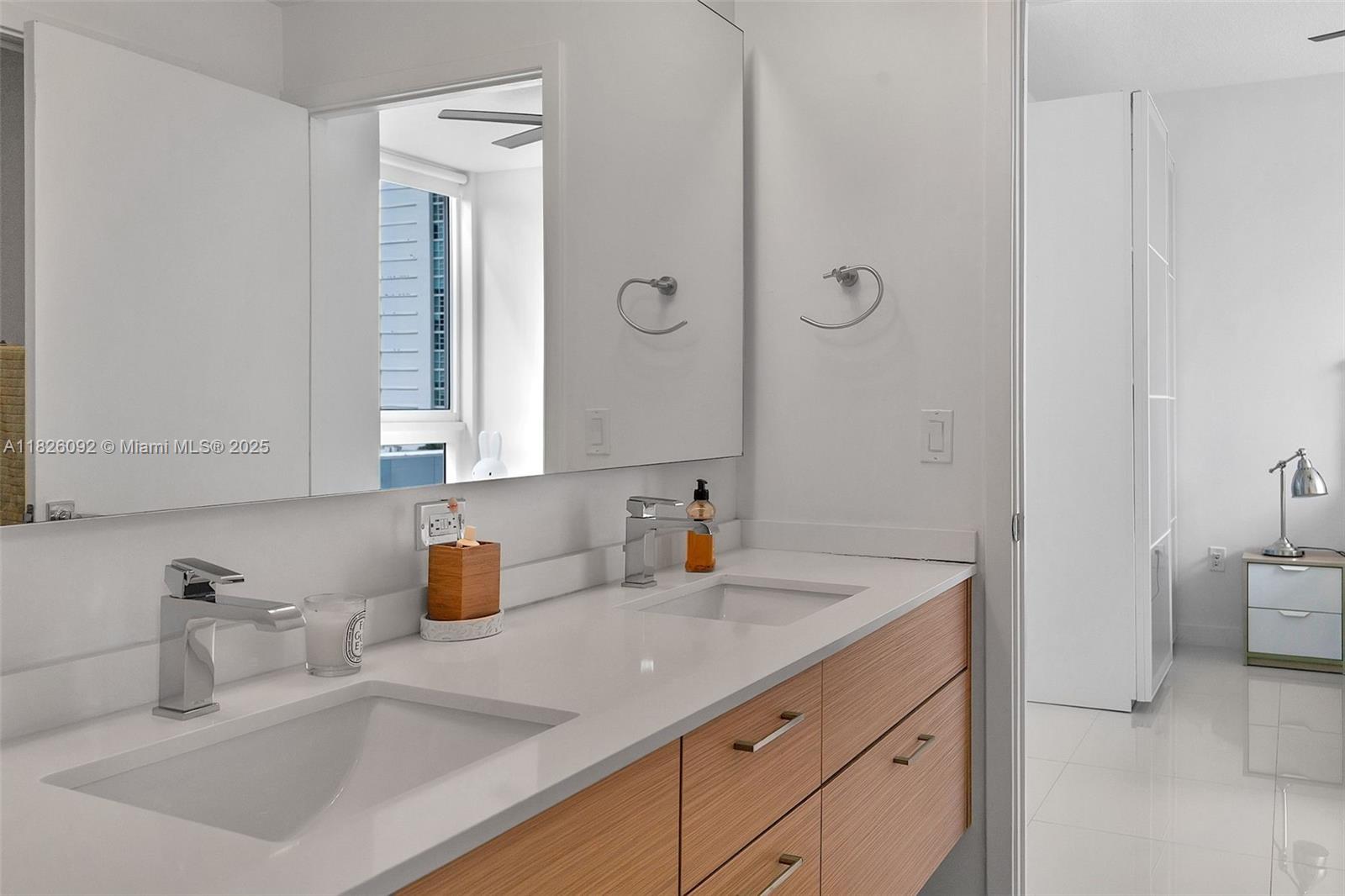 image Bay House45