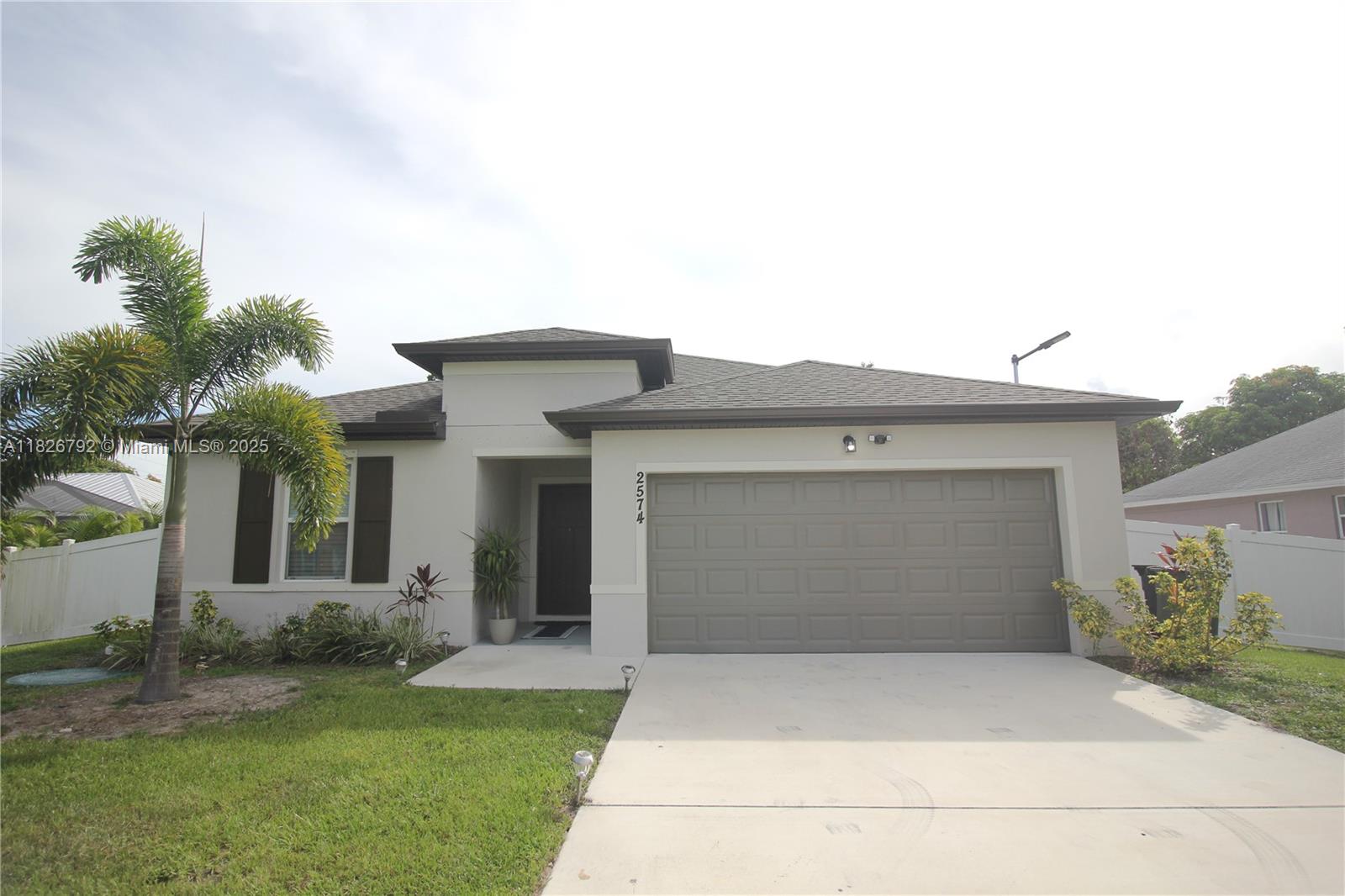 2574 SW Cameo Blvd
