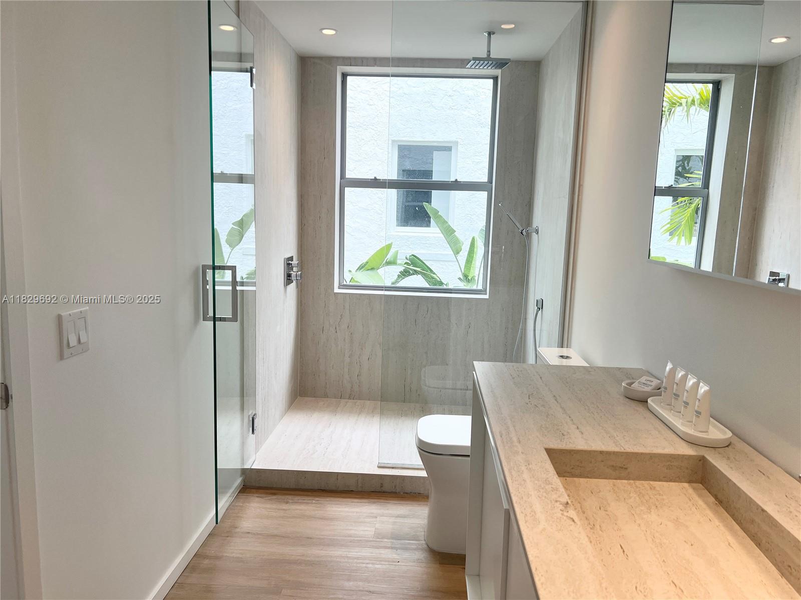 128 NE 46th St #3 Miami, FL 33137