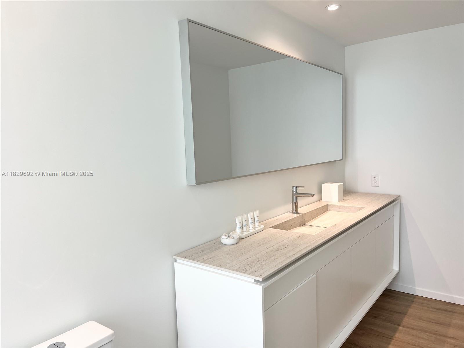 128 NE 46th St #3 Miami, FL 33137