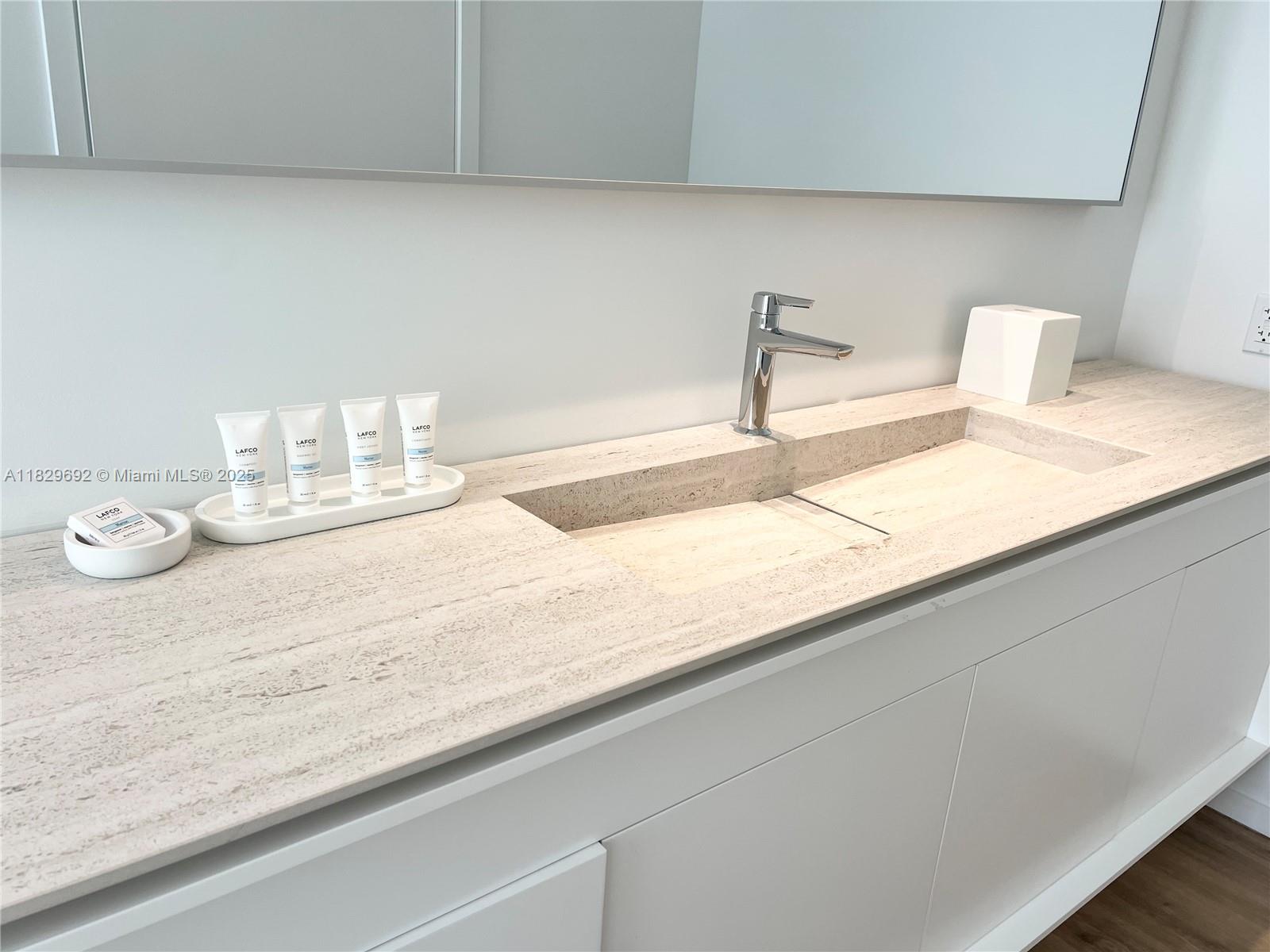 128 NE 46th St #3 Miami, FL 33137