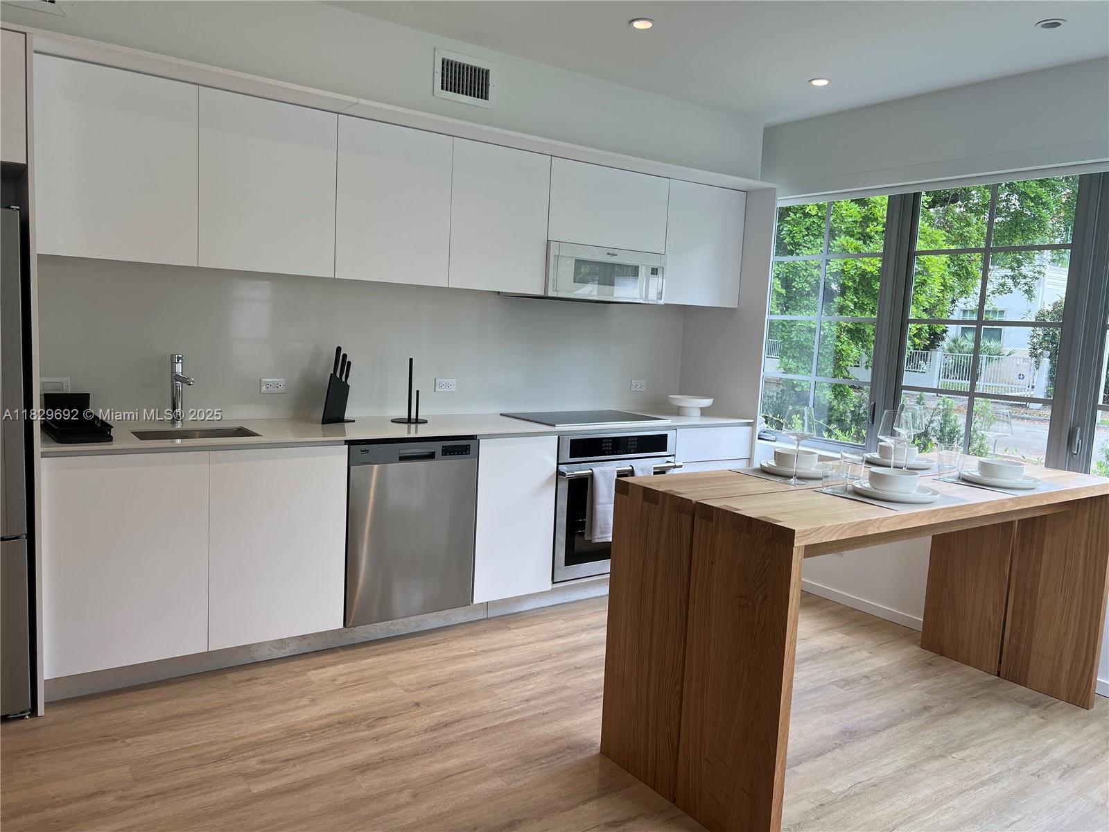 128 NE 46th St #3 Miami, FL 33137