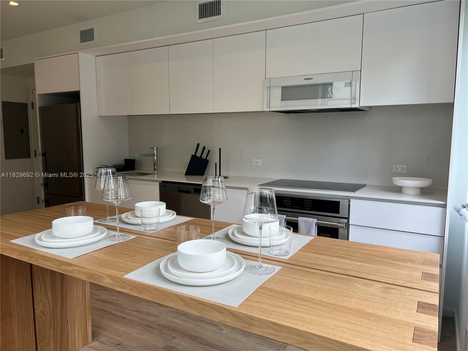 128 NE 46th St #3 Miami, FL 33137