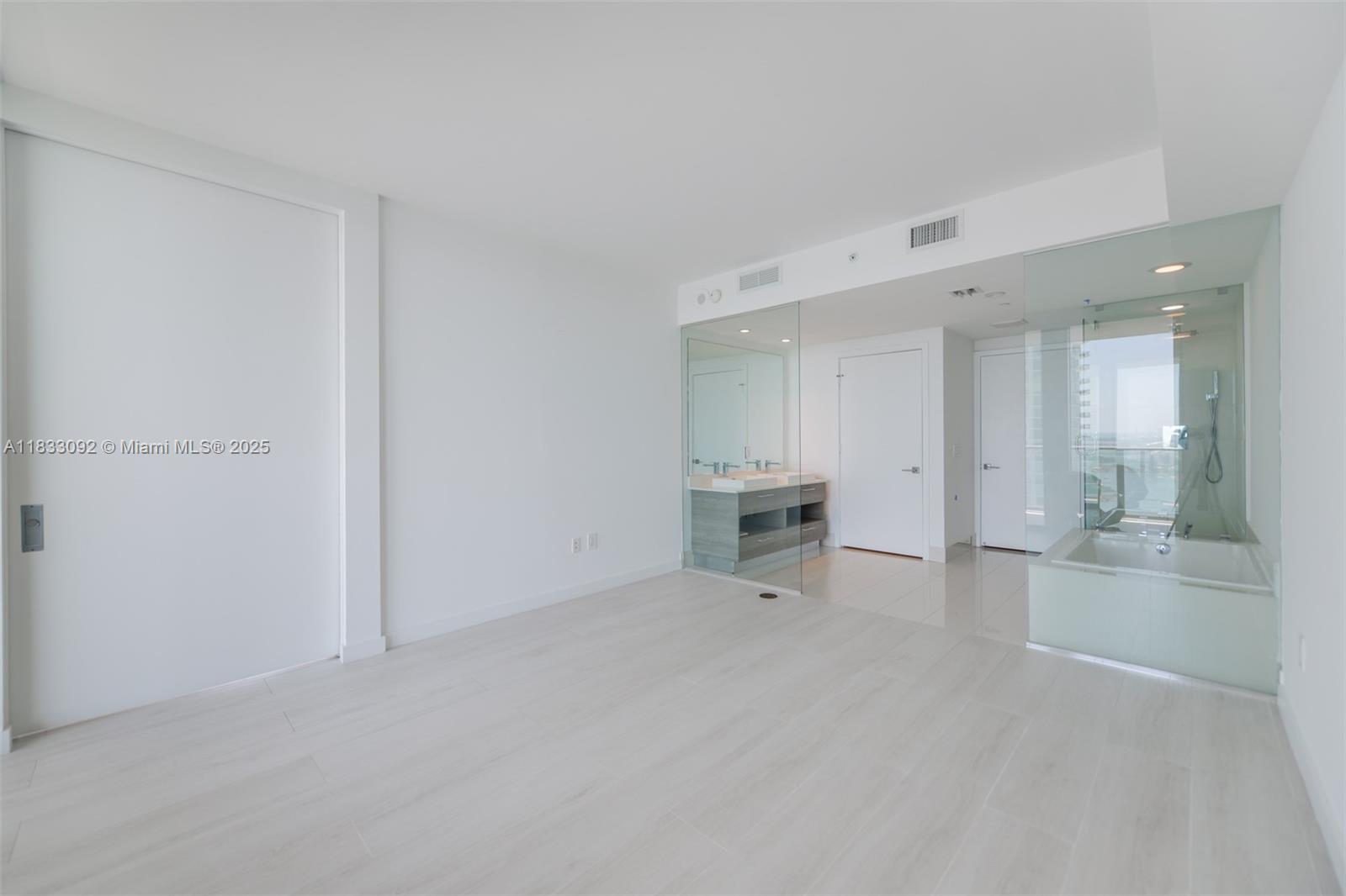 650 NE 32nd St #4301 Miami, FL 33137