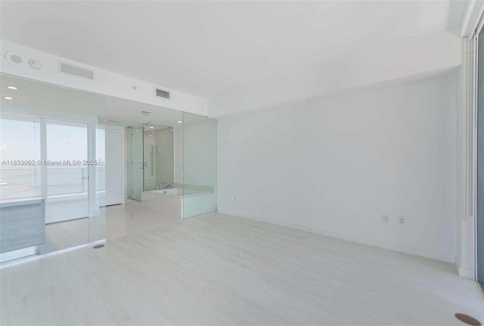 650 NE 32nd St #4301 Miami, FL 33137