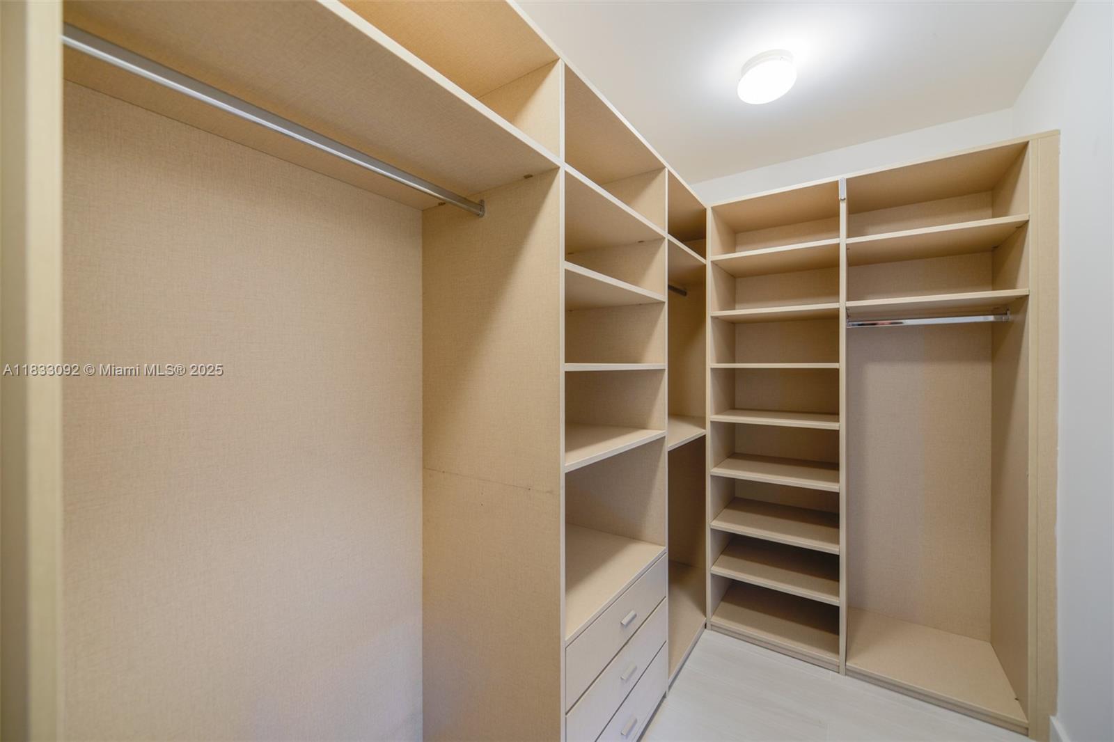 650 NE 32nd St #4301 Miami, FL 33137