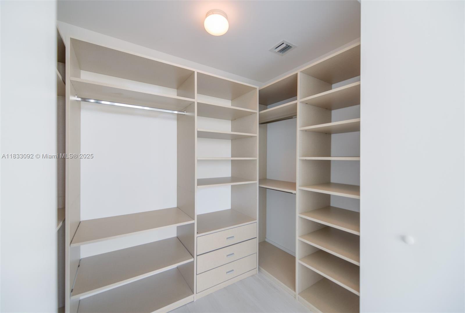 650 NE 32nd St #4301 Miami, FL 33137