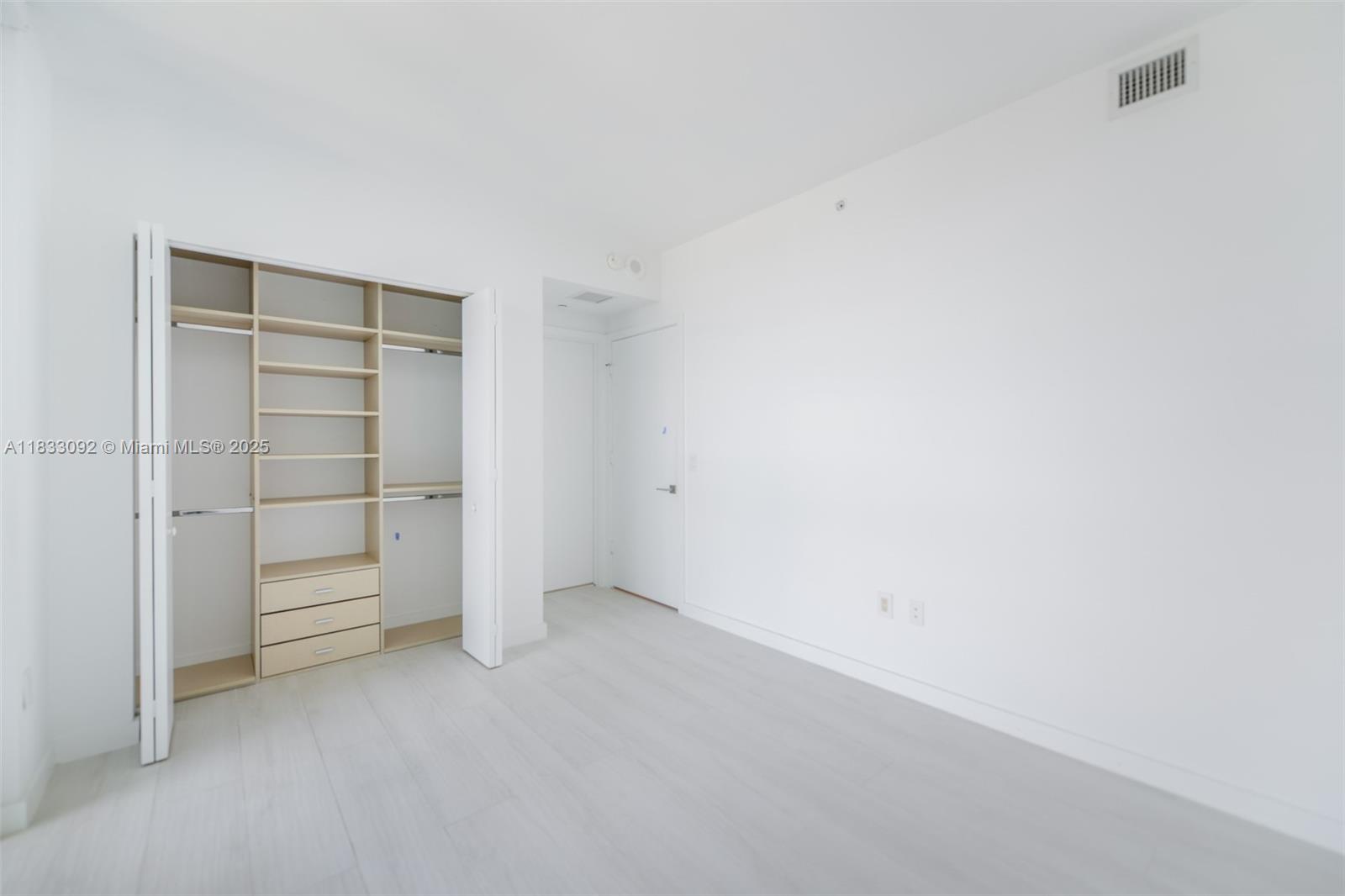 650 NE 32nd St #4301 Miami, FL 33137