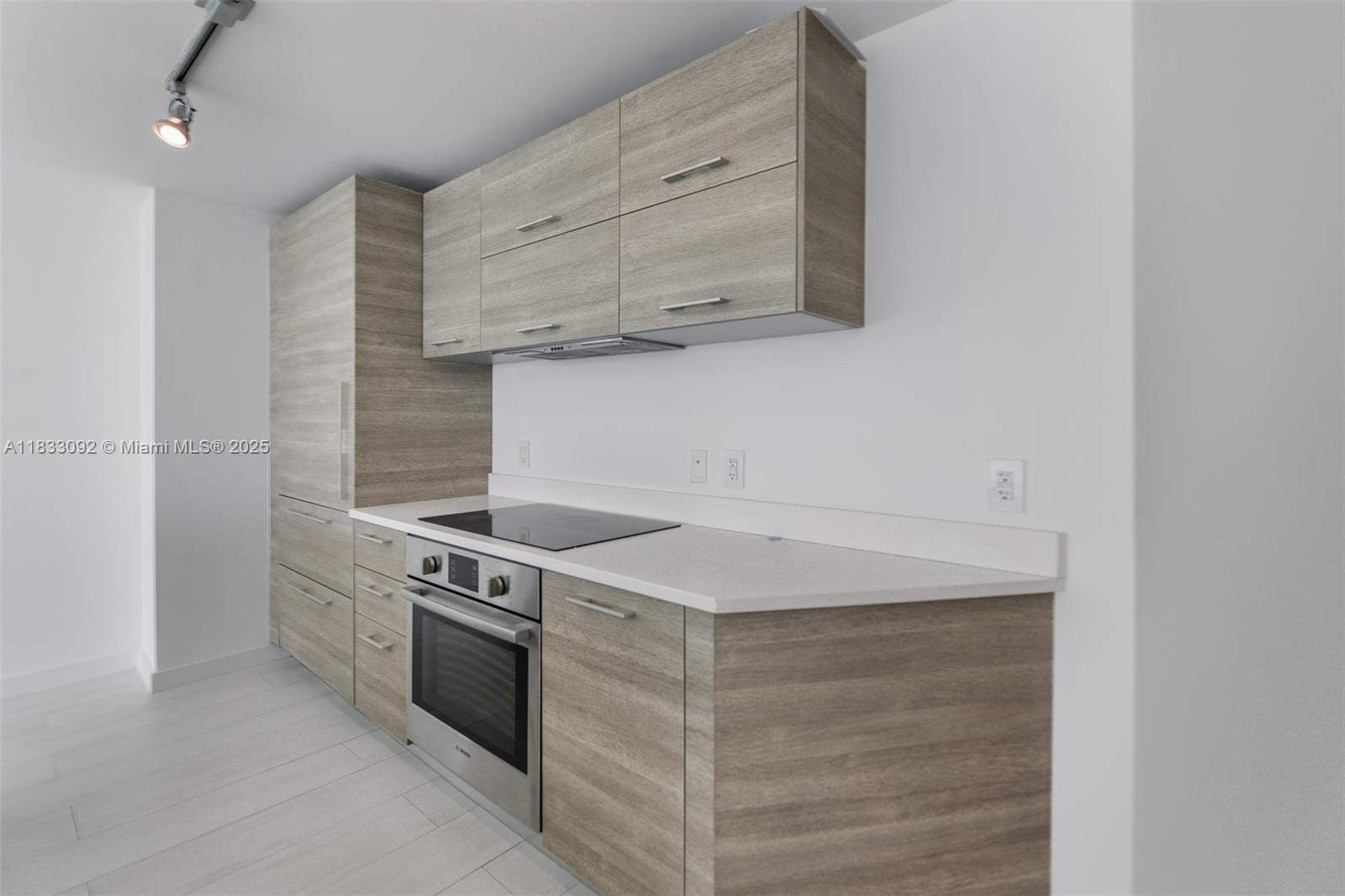 650 NE 32nd St #4301 Miami, FL 33137