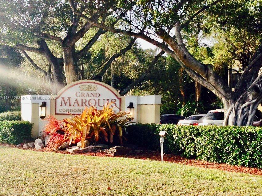 10105 W Sunrise Blvd #305