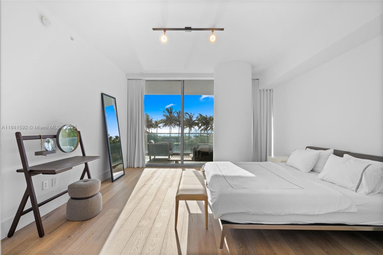 image OCEANA BAL HARBOUR CONDO11