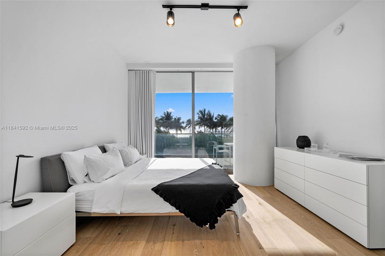 image OCEANA BAL HARBOUR CONDO13