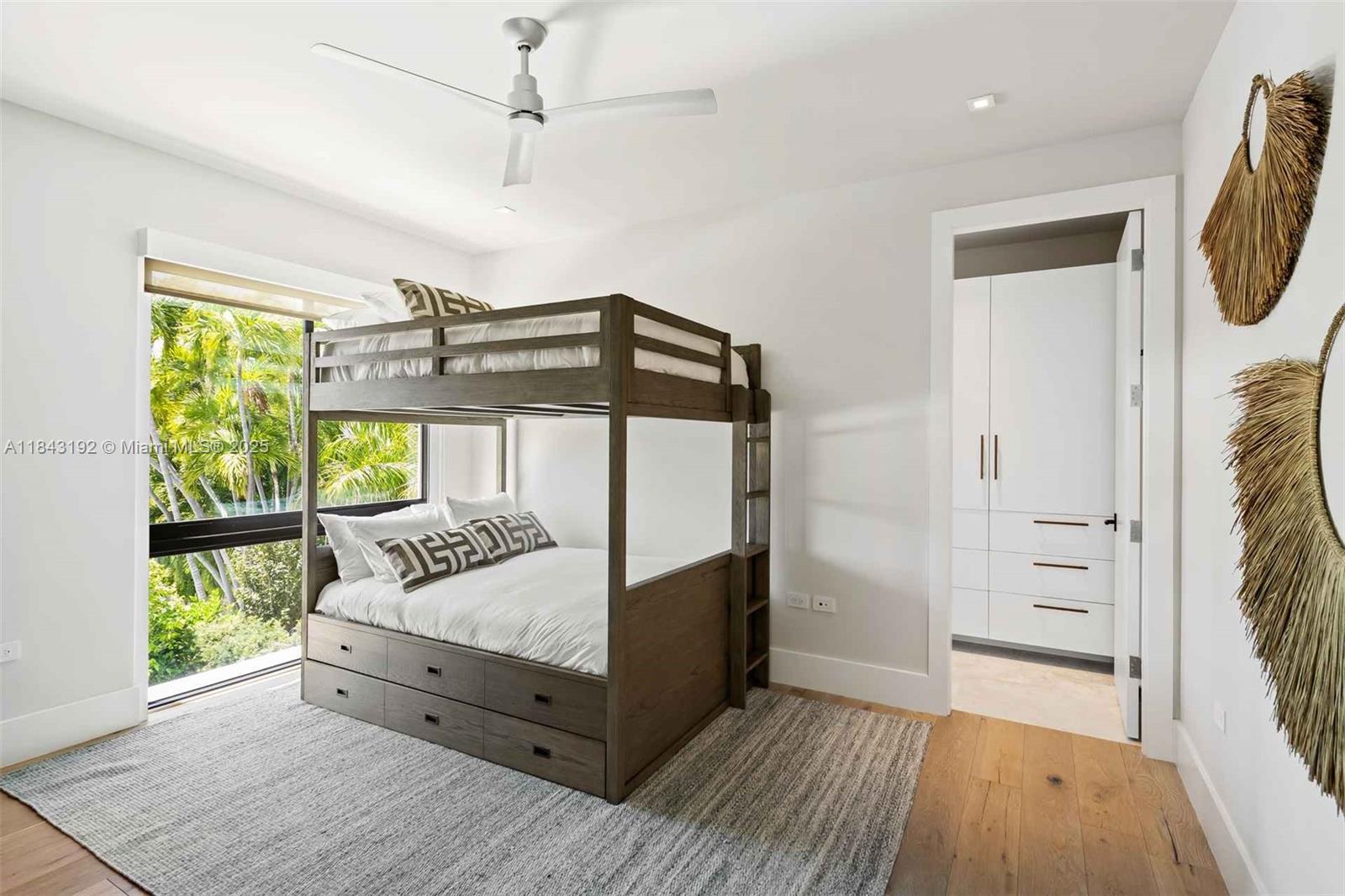 5288 Alton Rd Miami Beach, FL 33140