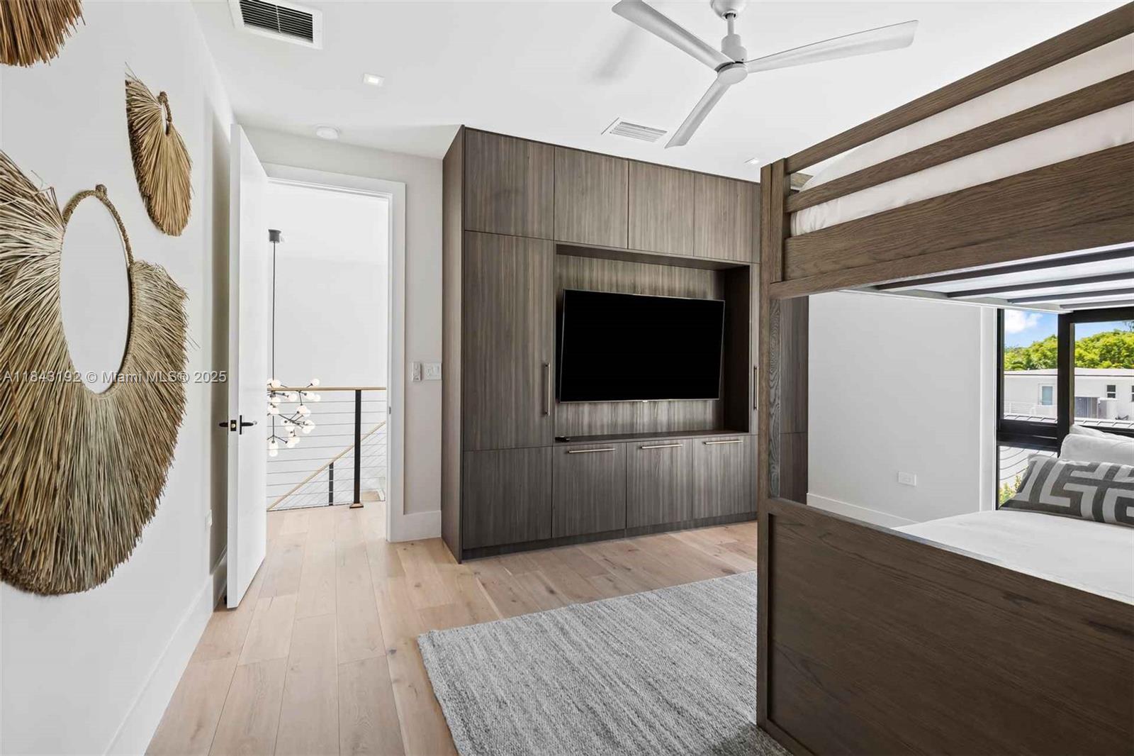 5288 Alton Rd Miami Beach, FL 33140