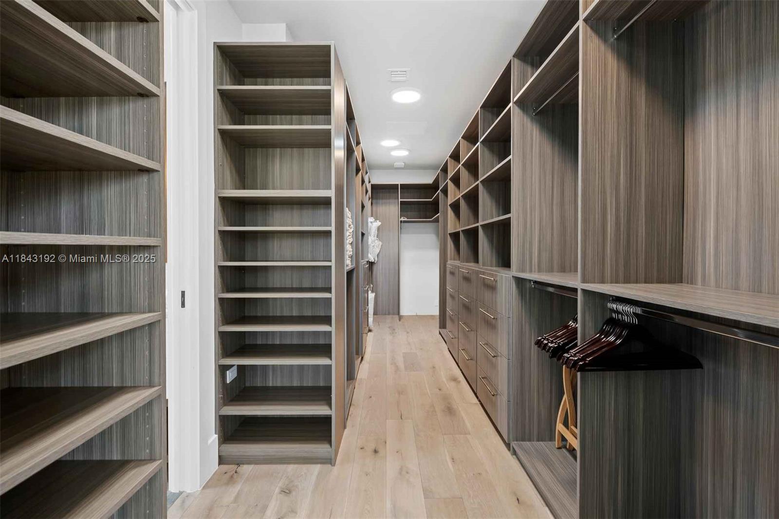 5288 Alton Rd Miami Beach, FL 33140