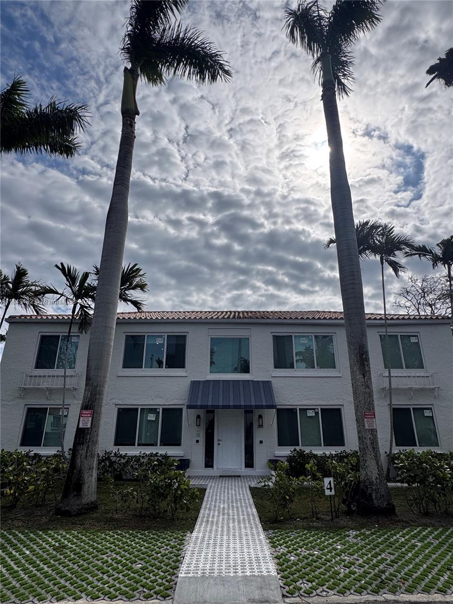 2855 Royal Palm Ave #2