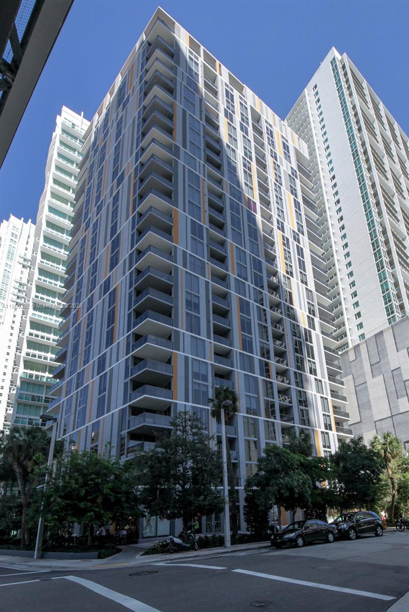 31 SE 6th St #902
