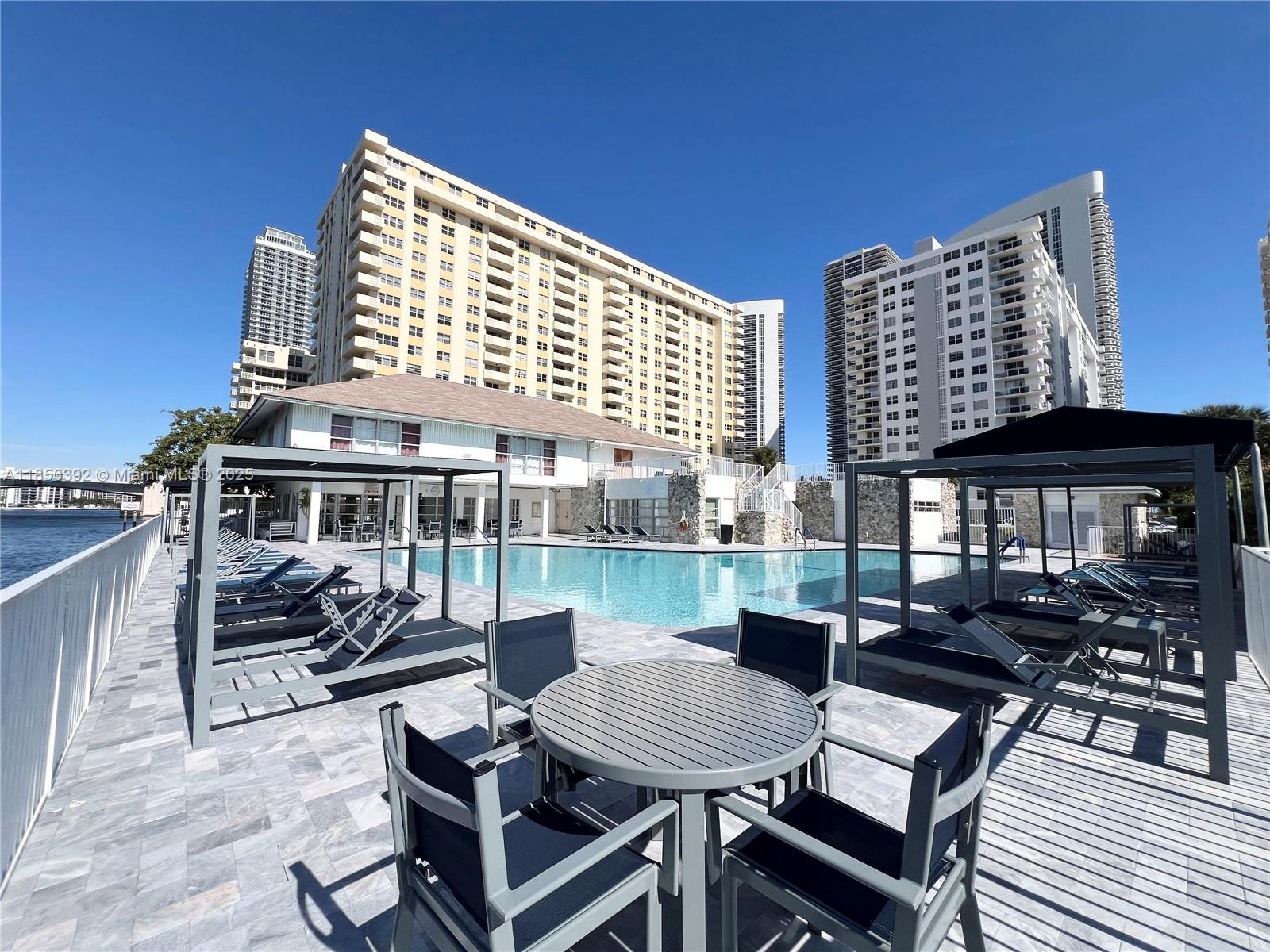 1833 S Ocean Dr #1109