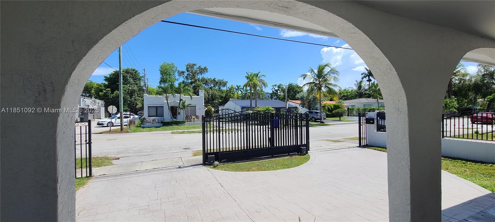 1721 SW 24th Ter Miami, FL 33145