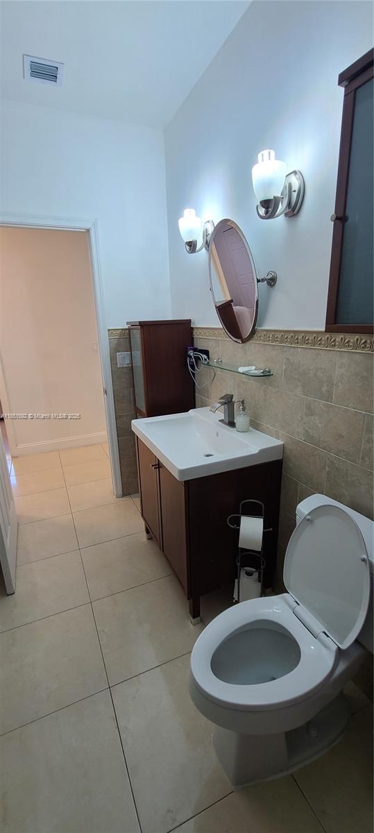 1721 SW 24th Ter Miami, FL 33145