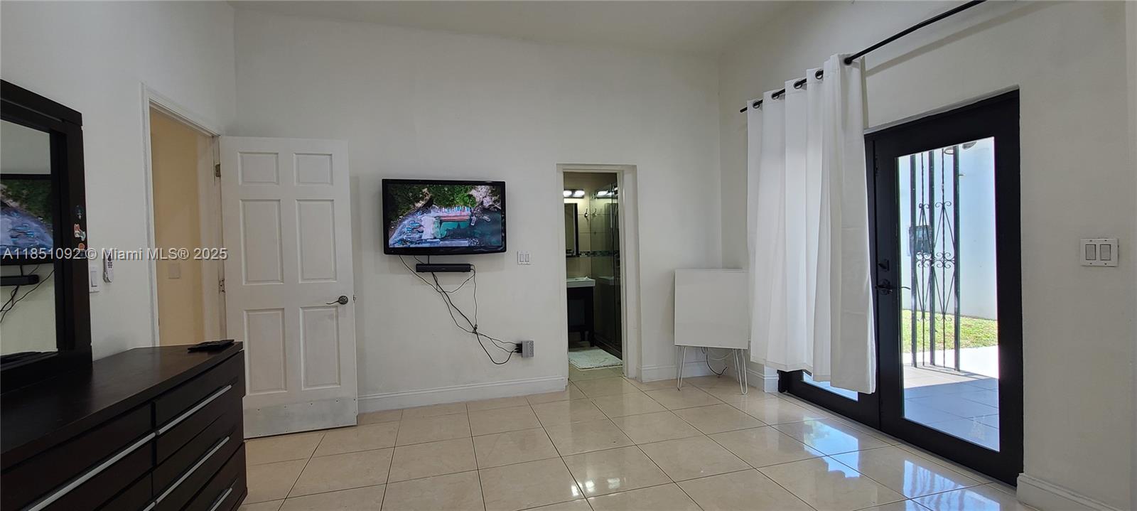 1721 SW 24th Ter Miami, FL 33145