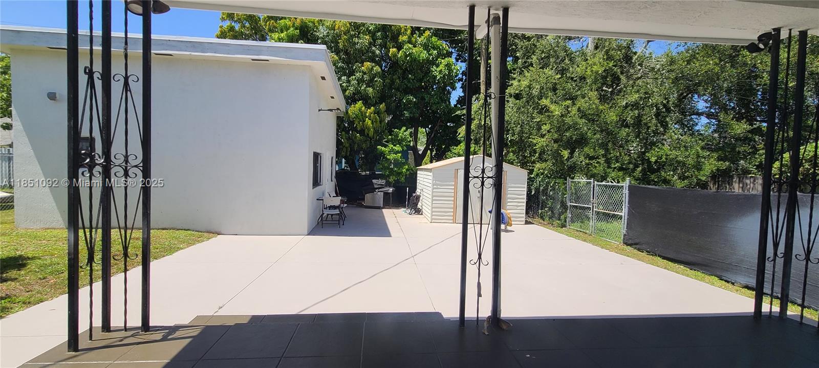 1721 SW 24th Ter Miami, FL 33145