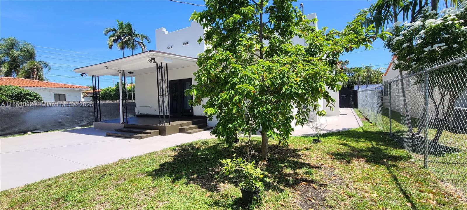 1721 SW 24th Ter Miami, FL 33145