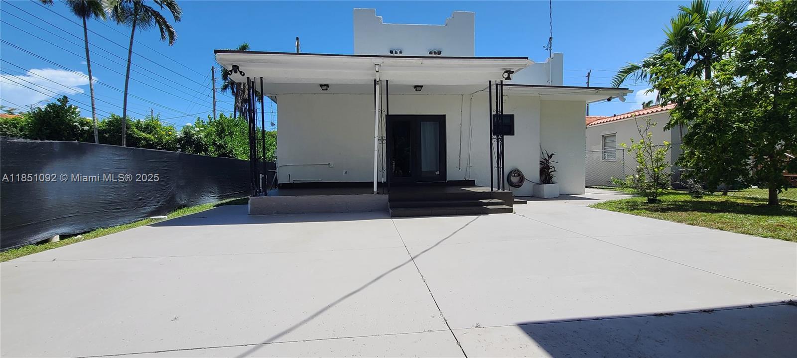 1721 SW 24th Ter Miami, FL 33145