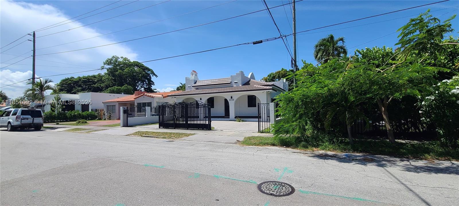 1721 SW 24th Ter Miami, FL 33145