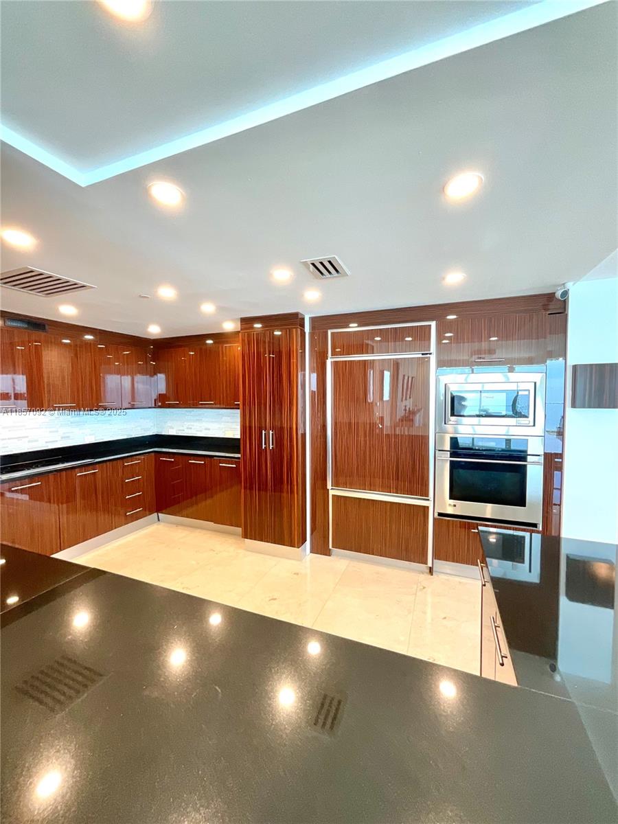 3951 S Ocean Dr #1903 Hollywood, FL 33019