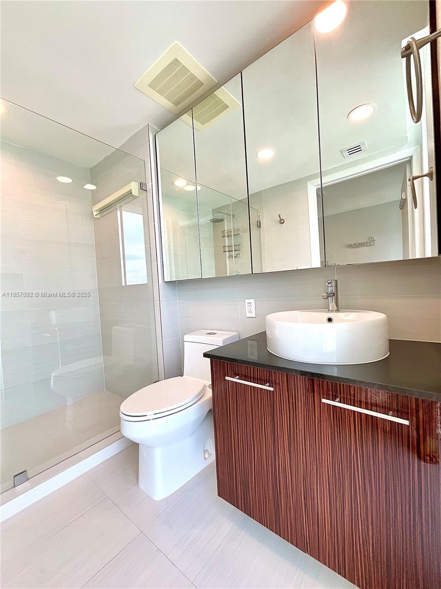 3951 S Ocean Dr #1903 Hollywood, FL 33019