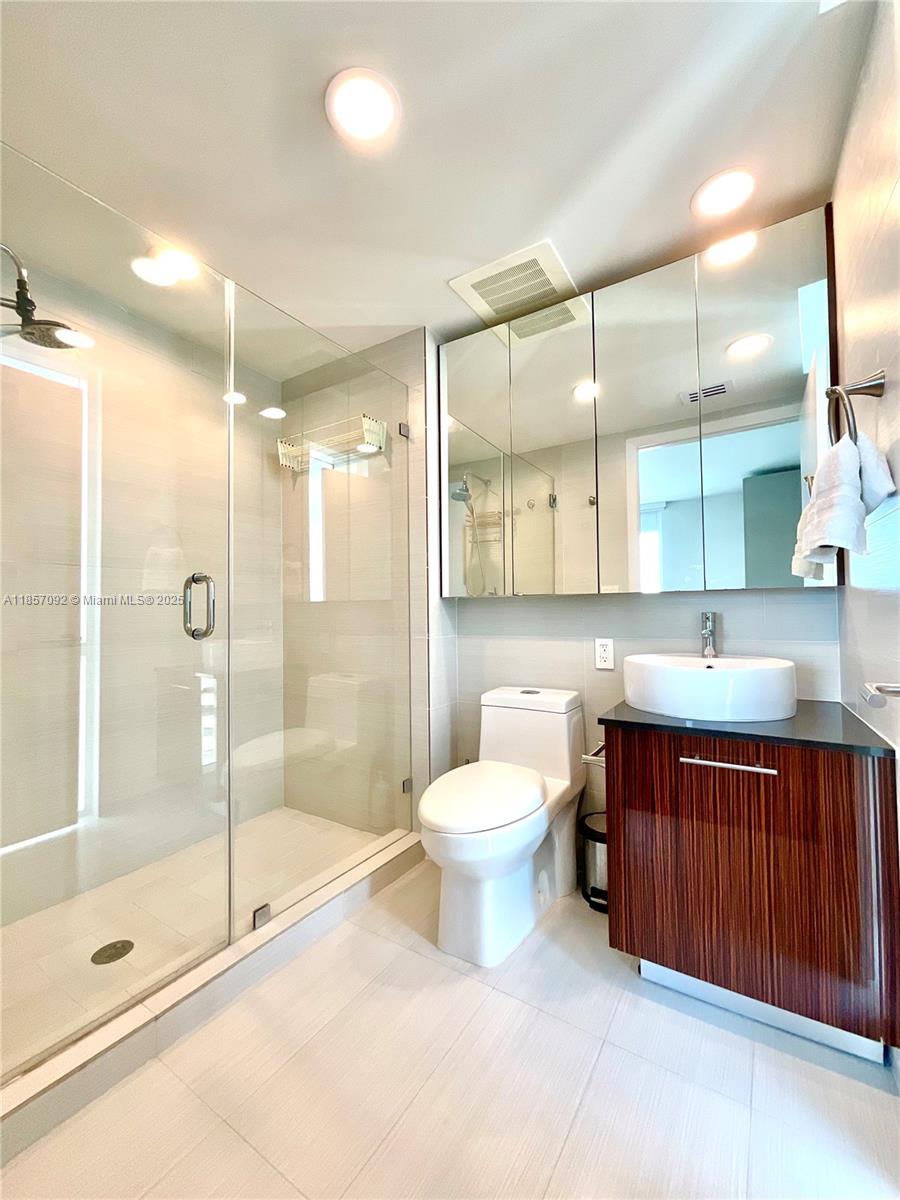 3951 S Ocean Dr #1903 Hollywood, FL 33019