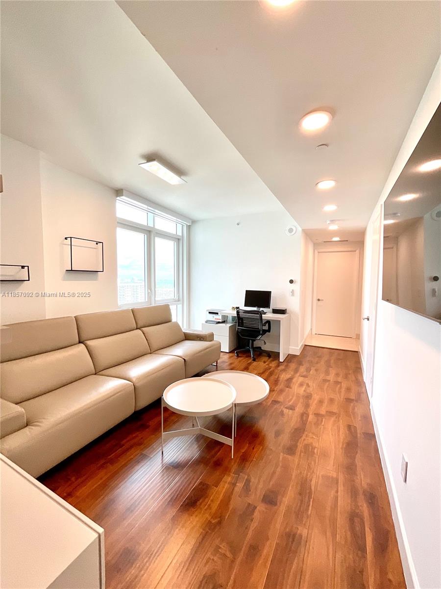 3951 S Ocean Dr #1903 Hollywood, FL 33019