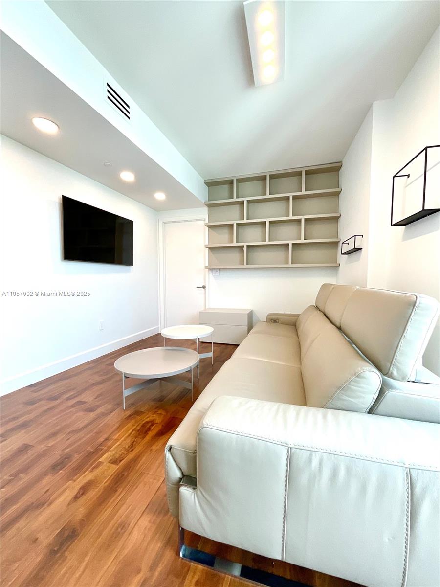 3951 S Ocean Dr #1903 Hollywood, FL 33019