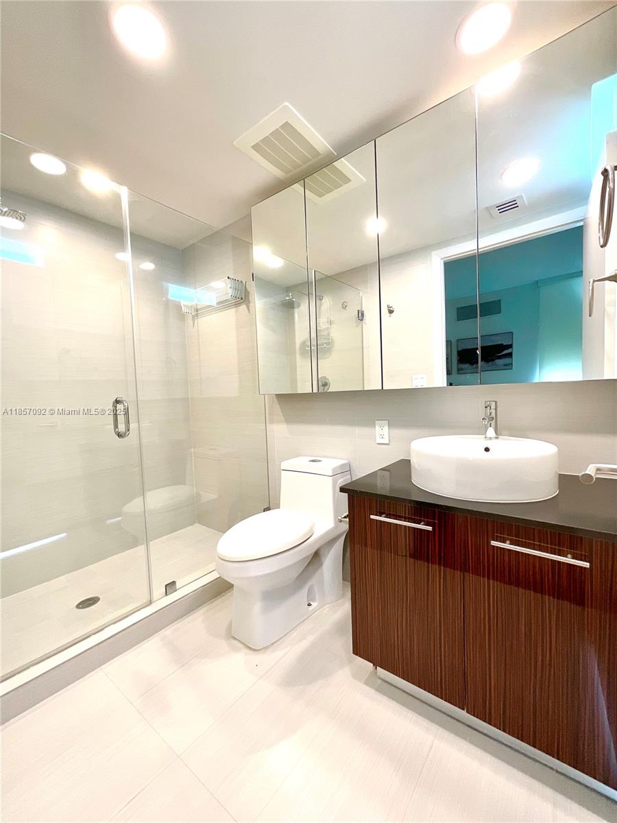 3951 S Ocean Dr #1903 Hollywood, FL 33019