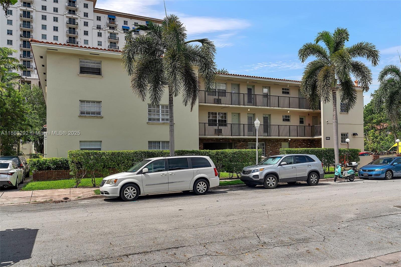 318 Majorca Ave #304