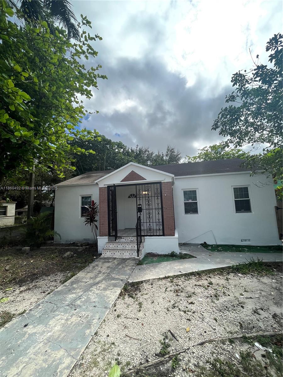 1250 NW 43rd St #1250