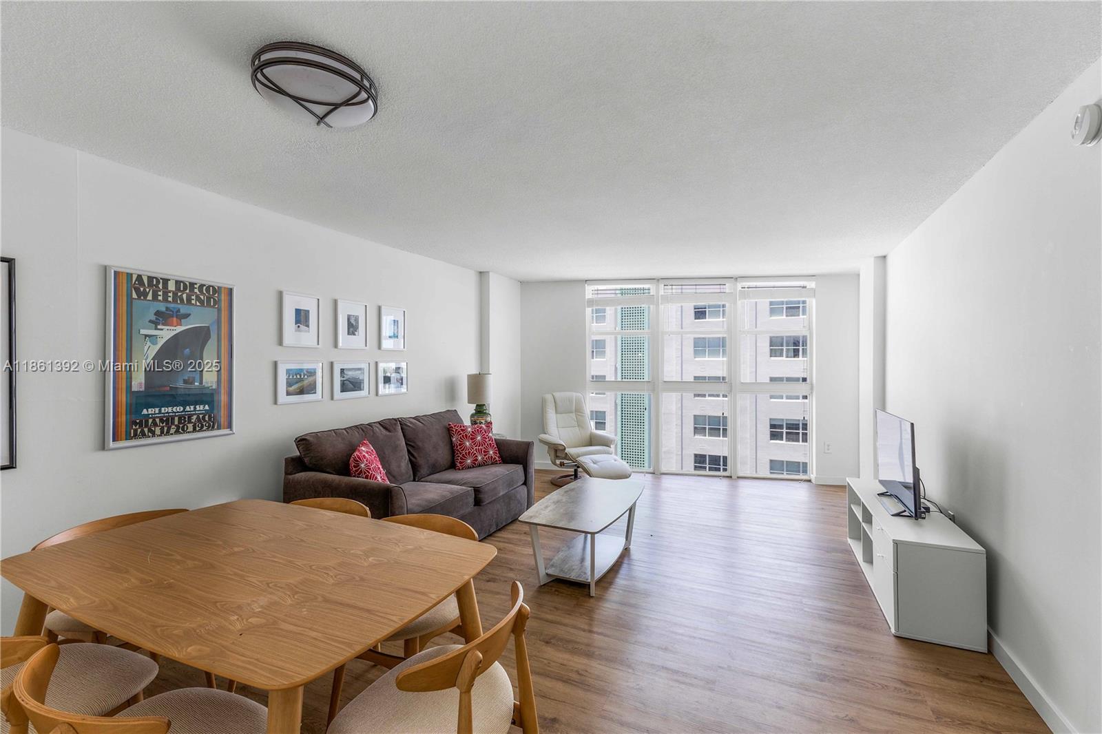 1228 West Ave #906