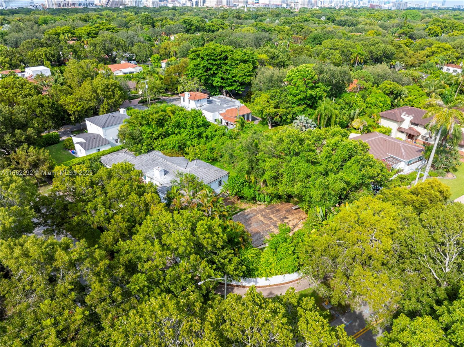 3807 Durango St Coral Gables, FL 33134 3807 Durango St Coral Gables, FL 33134