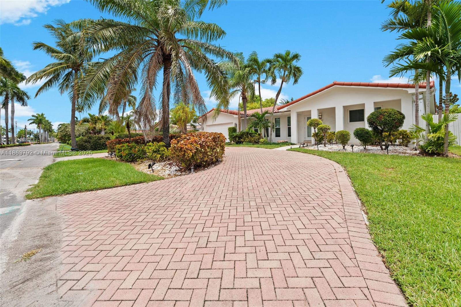 649 Layne Blvd