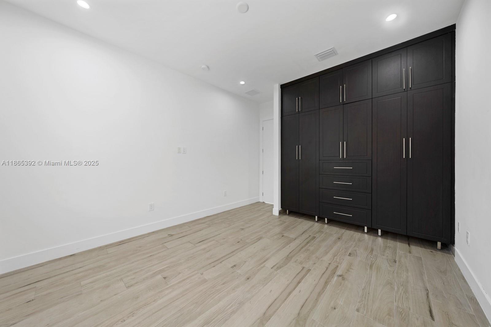 5720 SW 24th St Miami, FL 33155 5720 SW 24th St Miami, FL 33155