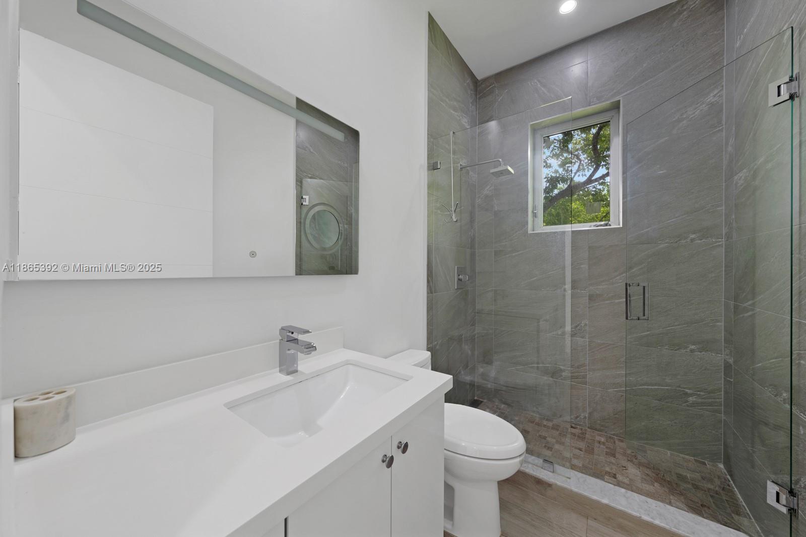 5720 SW 24th St Miami, FL 33155 5720 SW 24th St Miami, FL 33155