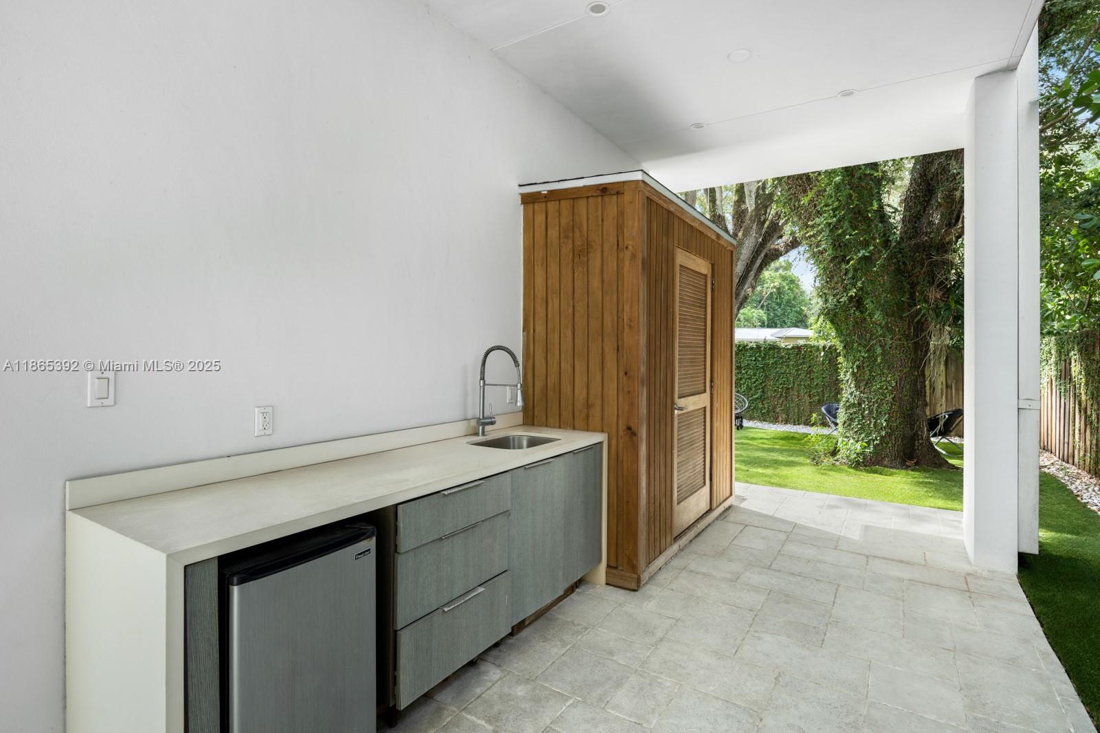 5720 SW 24th St Miami, FL 33155 5720 SW 24th St Miami, FL 33155