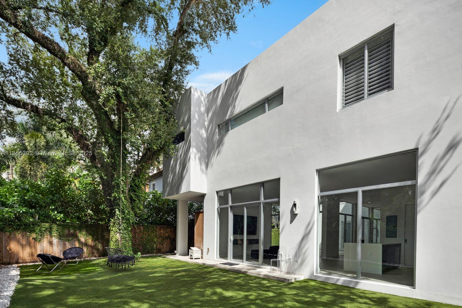5720 SW 24th St Miami, FL 33155 5720 SW 24th St Miami, FL 33155