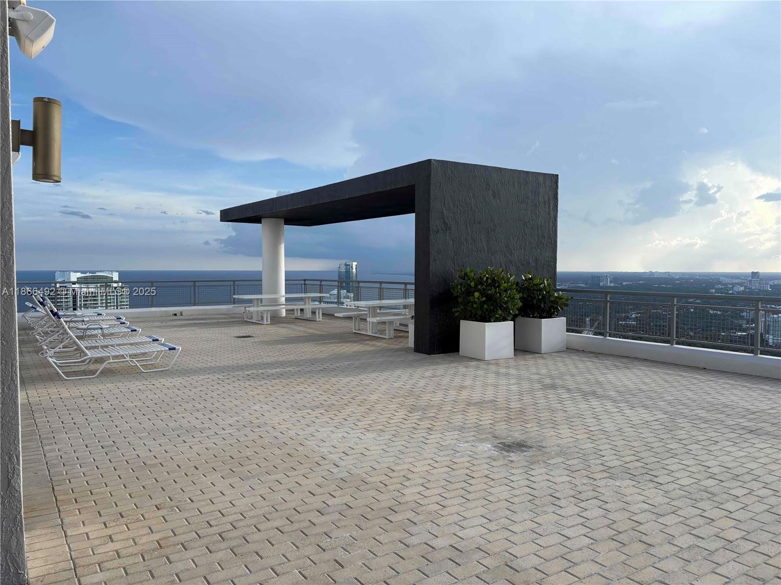 image Infinity At Brickell Cond18