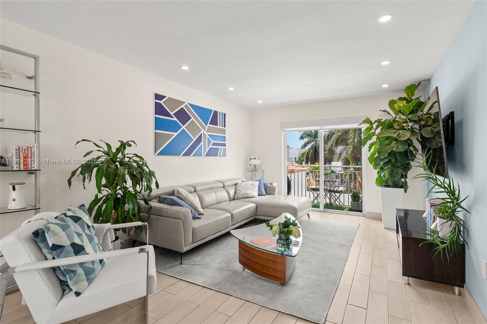 1519 Drexel Ave #402