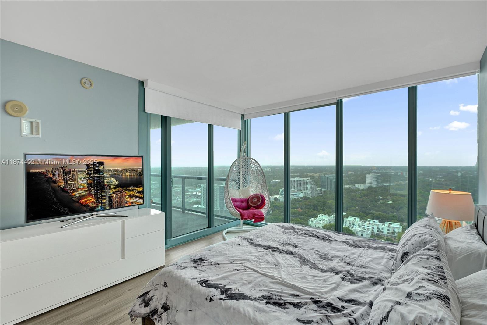 image Blue Condo12