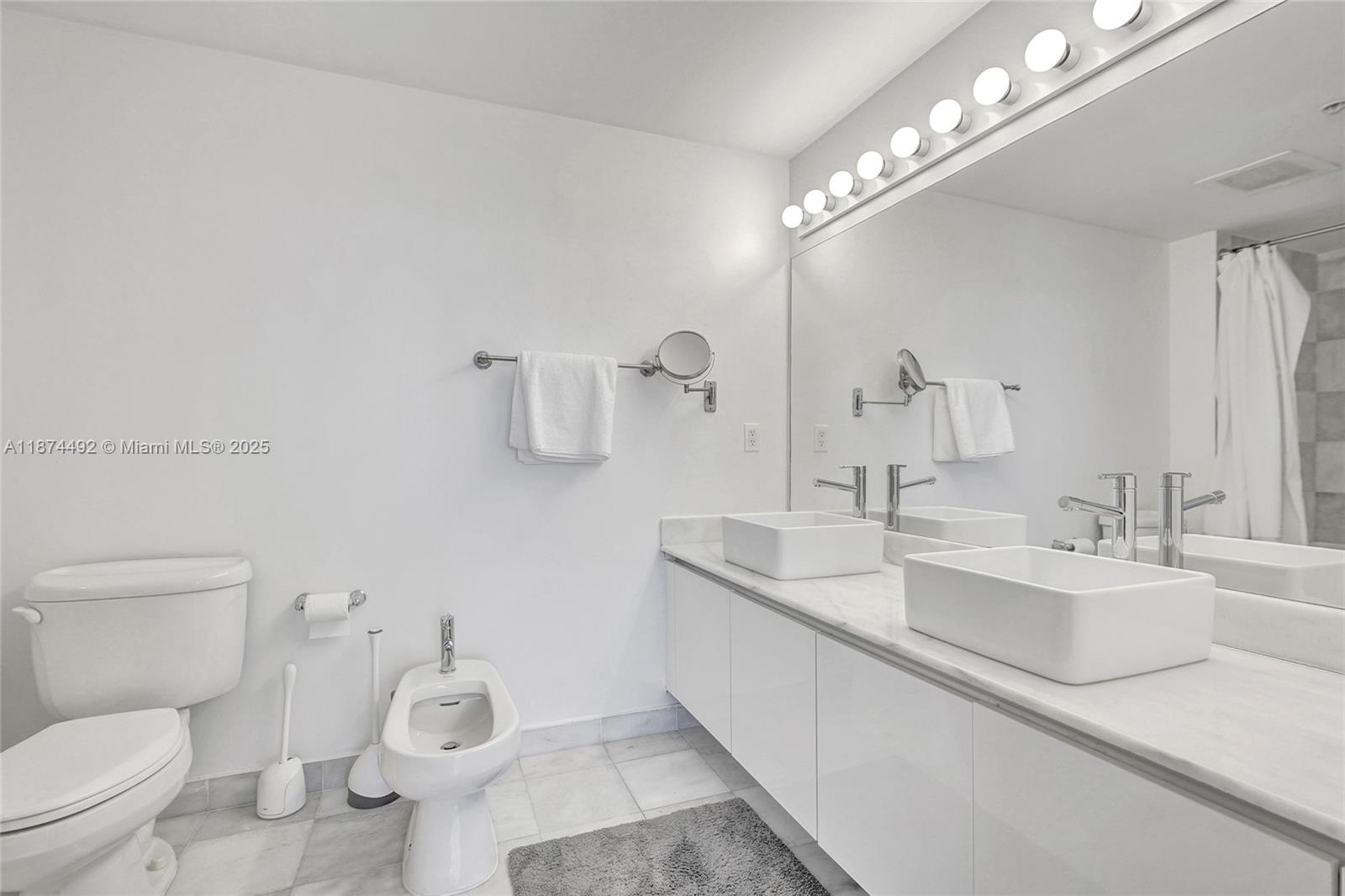 image Blue Condo15