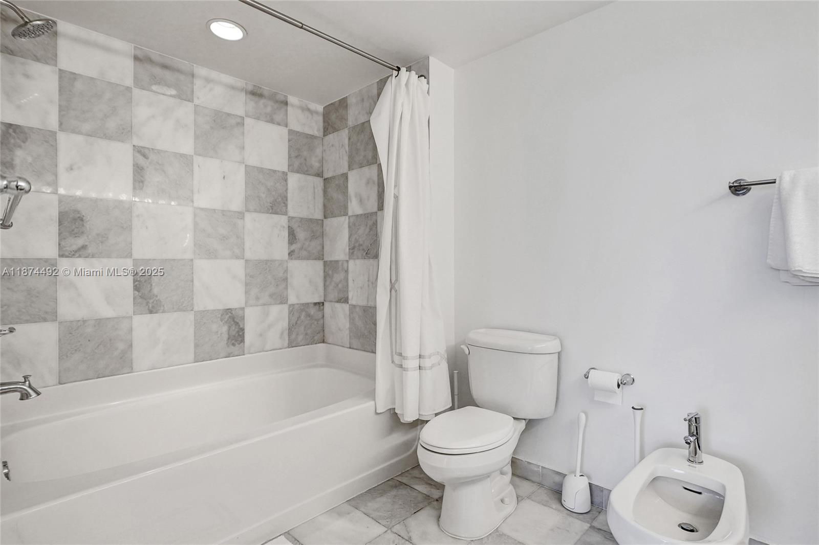 image Blue Condo16